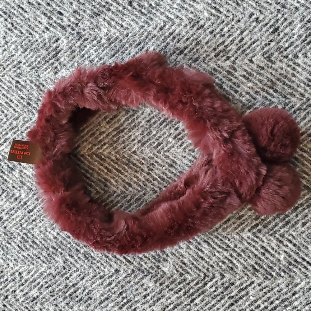 Danier Burgundy Real Fur Collar Scarf | Pom Pom Neck Warmer